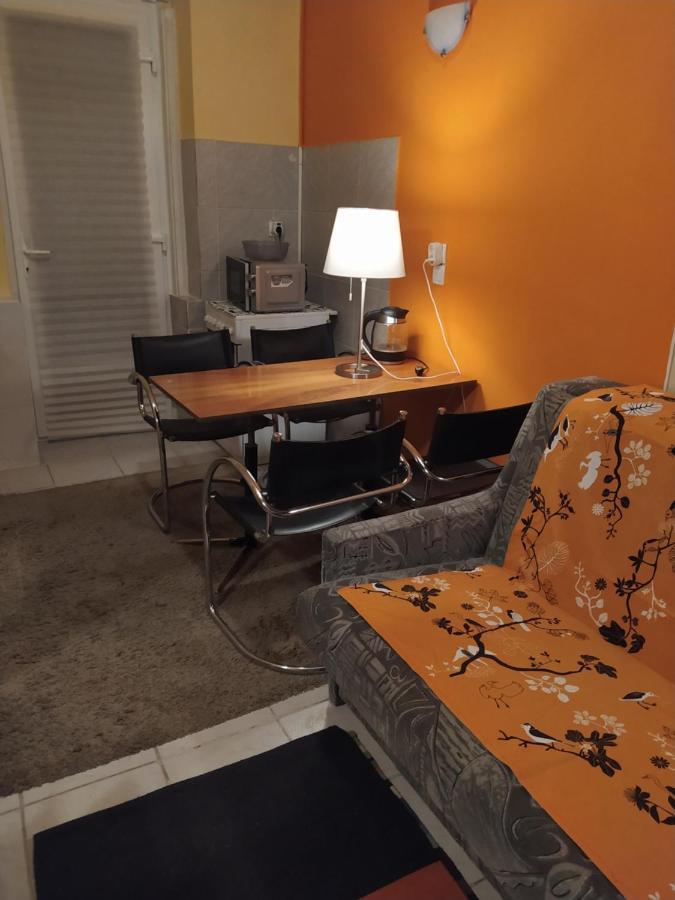 Cuki Apartment Boedapest Buitenkant foto