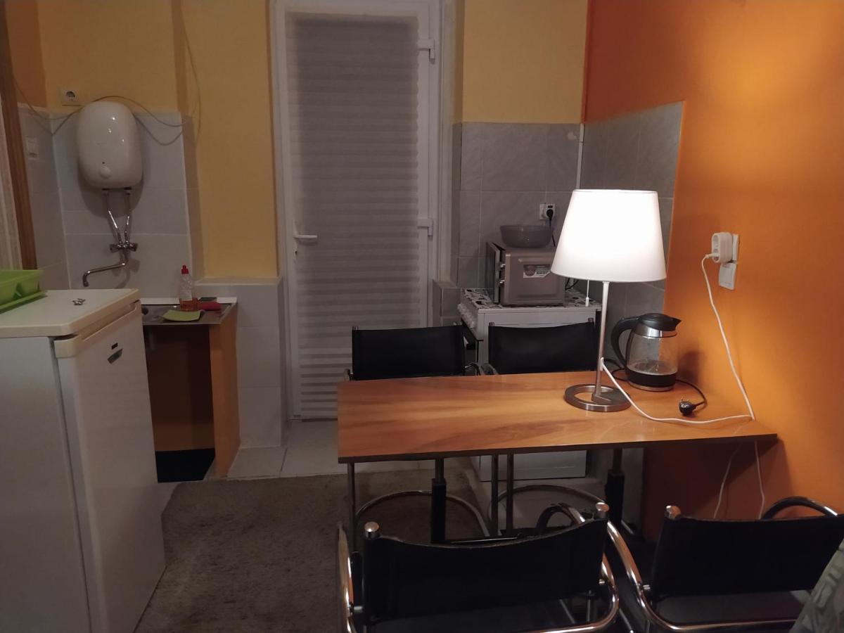 Cuki Apartment Boedapest Buitenkant foto