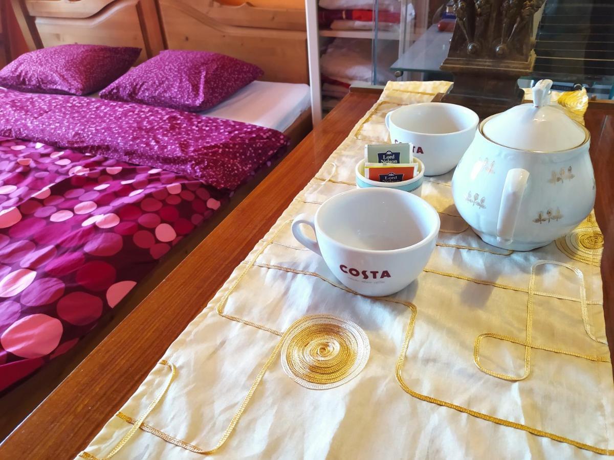 Cuki Apartment Boedapest Buitenkant foto