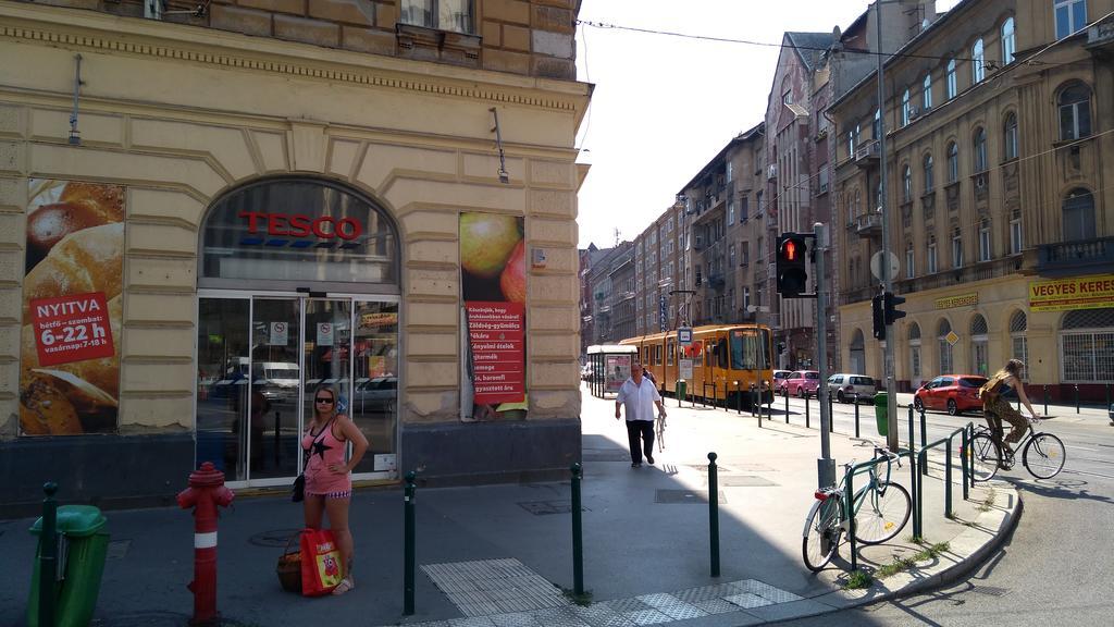 Cuki Apartment Boedapest Buitenkant foto