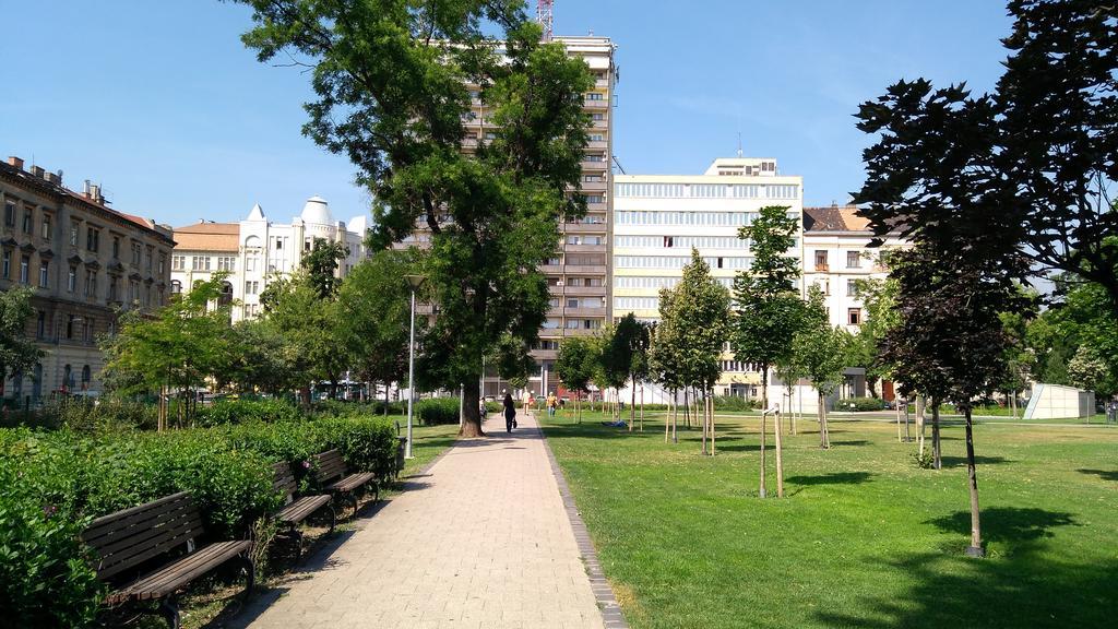 Cuki Apartment Boedapest Buitenkant foto