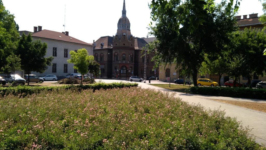 Cuki Apartment Boedapest Buitenkant foto